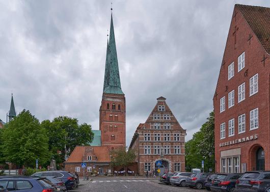 Dom, rechts Gesellenhaus