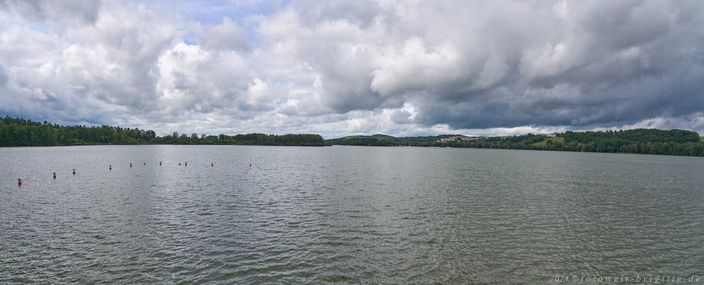 Kleiner Brimbachsee, im Hintergrund Absberg